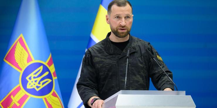 Зустріч Хмари і Федорова: міністр оборони розповів, про що говорив з попередником Зустріч Хмари і Федорова: міністр оборони розповів, про що говорив з попередником