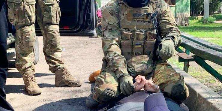 СБУ затримала безробітного мешканця Слов'янська, який “наводив” ракети РФ на місто