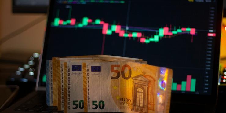 В Україні фінансовий моніторинг став цифровим: як це вплине на пересічних українців