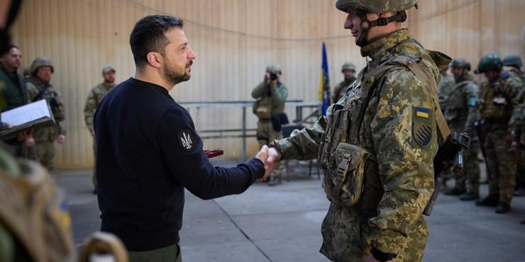 Зеленський побував на передових позиціях ЗСУ в Авдіївці
