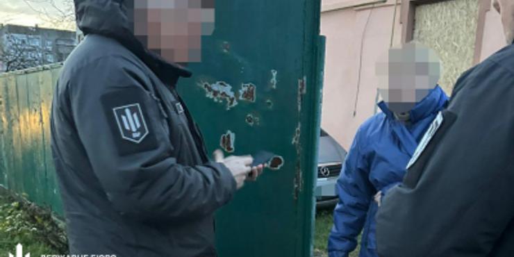 Військова частина з Київщини виплатила стороннім особам “бойові” на понад 15,5 млн грн