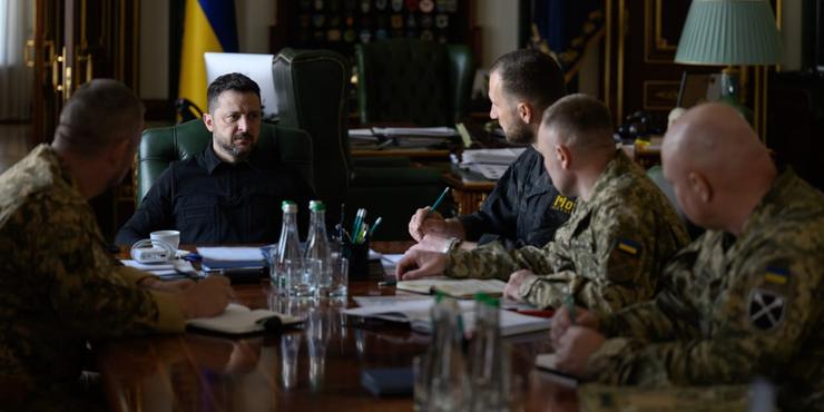 Україна оновила список пріоритетних цілей для ударів по окупантах у Криму, - Зеленський Доповідь Драпатого, Скибюка, Хмари та Паліси Зеленському