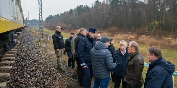 "Диверсію на залізниці вчинили двоє громадян України, які прибули з території Білорусі", - Туск