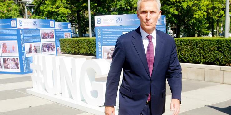 Столтенберг попередив про військову міць РФ: Україна має домінувати на переговорах