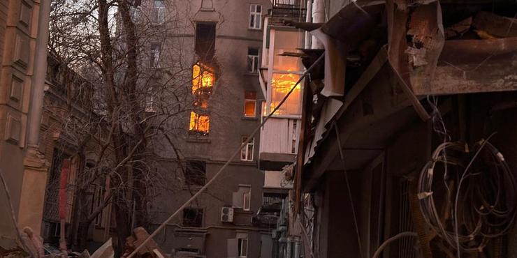 Зеленський про атаку РФ у новорічну ніч: Росію хвилює лише те, як зробити боляче Україні