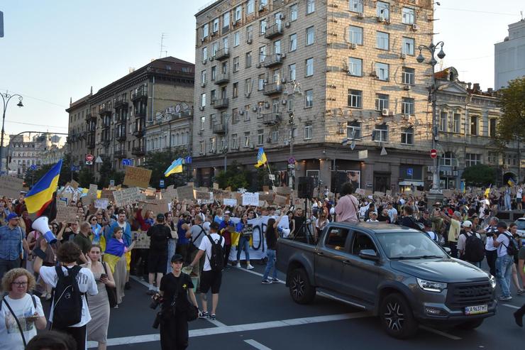 У центрі Києва розпочалася хода на підтримку Федорова та реформ в оборонній сфері Хода на підтримку Михайла Федорова