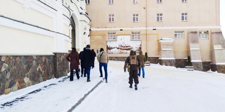 СБУ проводить обшуки у Почаївській лаврі на Тернопільщині, — ЗМІ