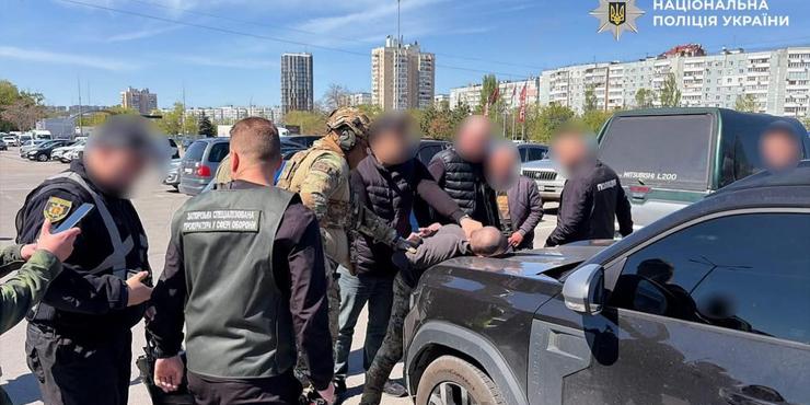 СБУ та поліція затримали у Запоріжжі комбата, який обклав "даниною" військових на передовій