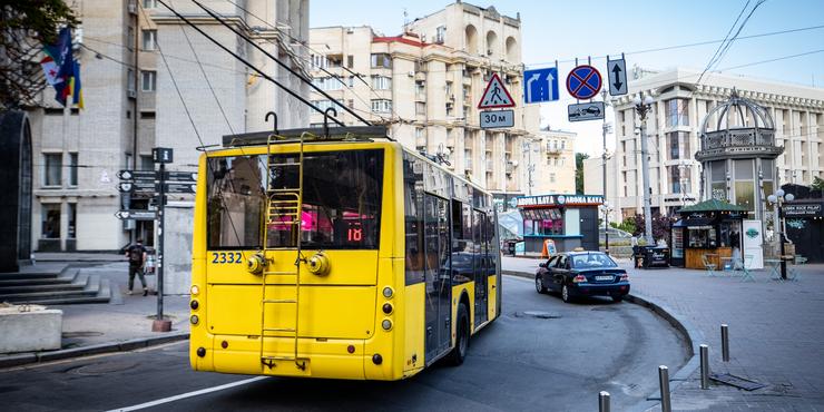 Влада Києва відклала підвищення вартості проїзду до 30 гривень