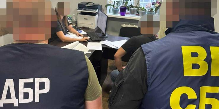 На Закарпатті спіймали працівників СБУ, які незаконно переправляли за кордон чоловіків