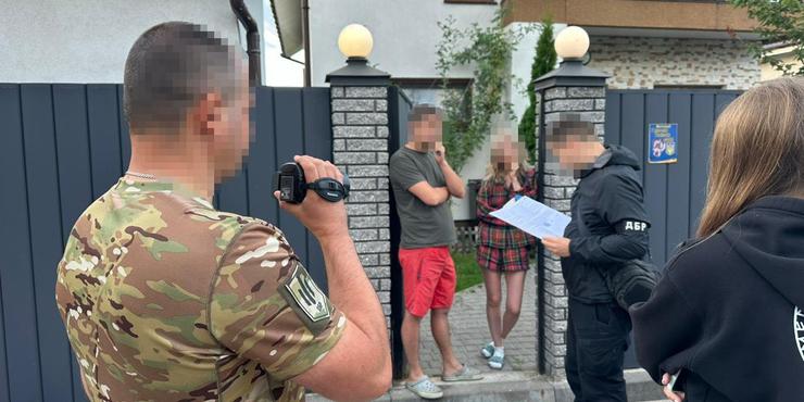 На Житомирщині посадовець уклав контракт на службу добровольцем і жодного разу там не з'явився: зарплату військового отримував