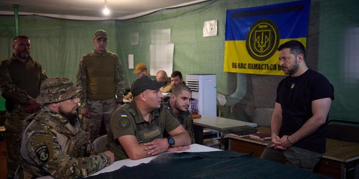 Зеленський перебуває у зоні бойових дій на Запоріжжі: що там відбувається