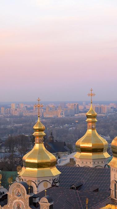 Мазепа і Столипін в Києво-Печерській лаврі: кому вигідне сусідство українського гетьмана з імперцем-українофобом