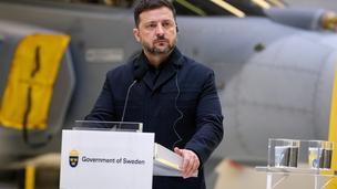 Шахрайські кол-центри та «дропи»: що змінять нові законопроєкти Зеленського, до яких долучився Татаров Шахрайські кол-центри та «дропи»: що змінять нові законопроєкти Зеленського, до яких долучився Татаров