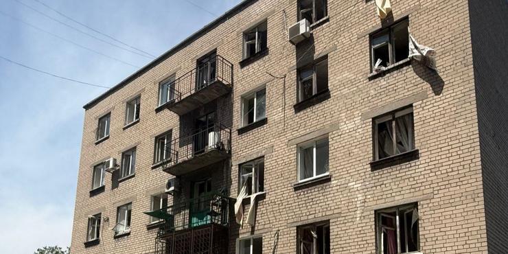 Армія РФ атакувала балістикою Дніпро: пошкоджений поїзд, лікарні, школи і дитсадки, є 15 загиблих