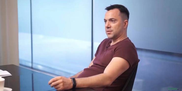 У Раді написали заяву в поліцію на Арестовича, який пропонував “душити жінок”