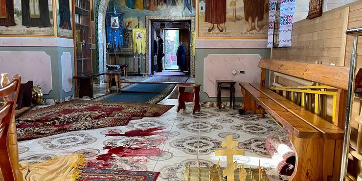 У Вінниці в храмі чоловік напав з ножем на священника і порізав йому горло