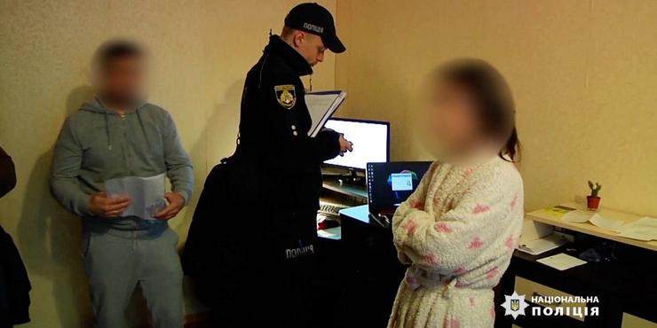 “Ексміністр” “ДНР” організував шахрайський кол-центр, який виманював гроші в українців