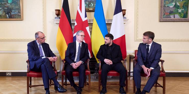 Німеччина, Франція і Британія розробляють план залучення РФ до переговорів, — Bloomberg