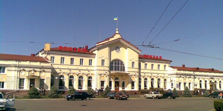 У Херсоні пошкоджено вокзал через нічний обстріл