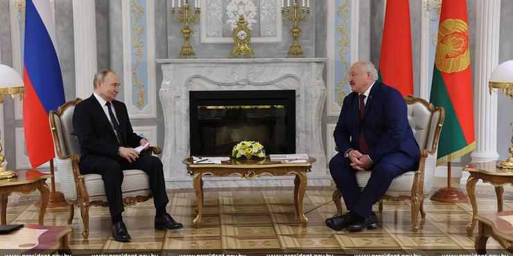 Лукашенко пригрозив Росії війною за спроби "приєднати" Білорусь