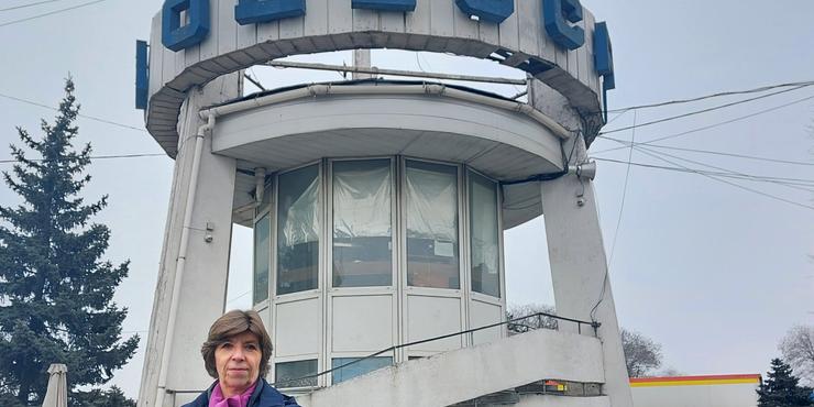 Голова МЗС Франції зустрілася з Кулебою під час масованого обстрілу України