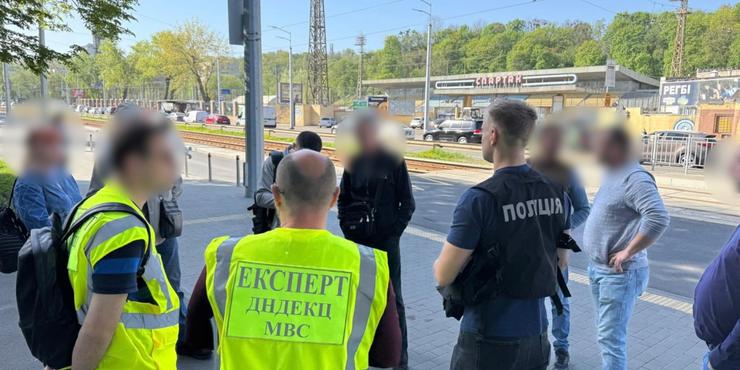 Поліція оголосила підозри посадовцям КМДА, які розікрали понад 4,5 млн грн лише на ремонті однієї вулиці