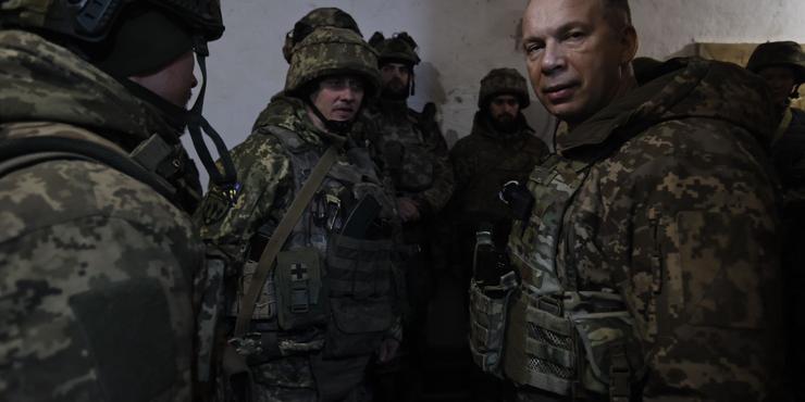 У Бахмуті РФ кинула у наступ найбільш підготовлені штурмові загони, — Сирський