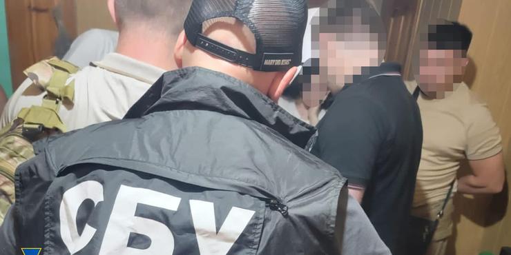Взяли у спідньому: на Львівщині затримали блогера, який називав ЗСУ злочинцями