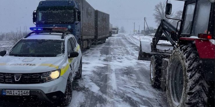 Молдова через негоду тимчасово закрила пункт пропуску на кордоні з Україною