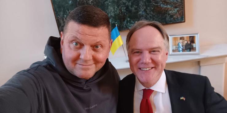 Посол Великої Британії привітав Залужного з офіційним призначенням