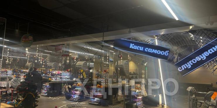 Армія РФ поцілила ракетами у торговий центр в Дніпрі: є загиблі