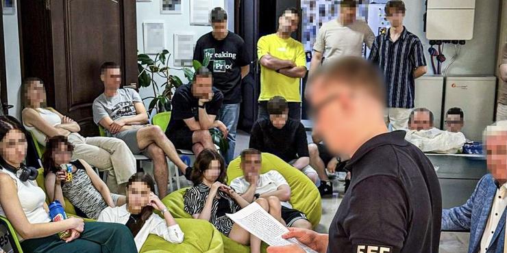 БЕБ викрило схему нелегального бізнесу під прикриттям адвоката: пʼятьом учасникам повідомили про підозру