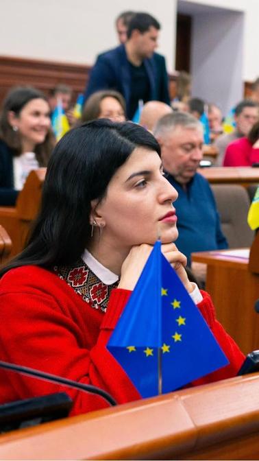 Депутатка Габібуллаєва: «Київрада обговорює створення понтонної переправи через Дніпро, потрібно 8 млрд грн»