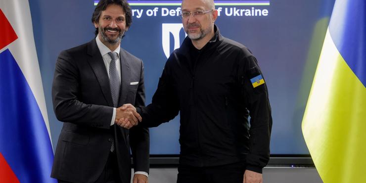 Словаччина вперше за уряду Фіцо анонсувала новий пакет військової допомоги Україні