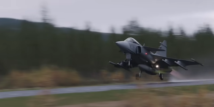 У небі України з'являться шведські винищувачі Gripen: розбираємося, чому вони кращі за F-16