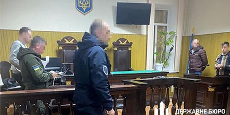 Начальника військової частини на Одещині, який відбирав у солдатів бойові доплати, взяли під варту