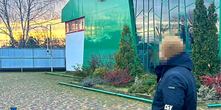 Посадовці українського холдингу допомагали РФ обходити санкції через “тіньовий флот”: їх затримала СБУ