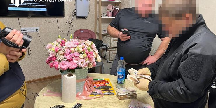 На Донеччині офіцер відправляв бійців "служити" на ринок - крутити шаурму і торгувати, - ДБР