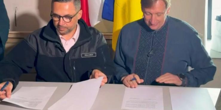 Україна і Польща відкрили міжнародний центр наукового обладнання на горі Піп Іван Україна і Польща відкрили міжнародний центр наукового обладнання на горі Піп Іван