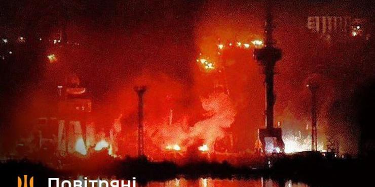 Повітряні сили визнали, що вибухи судноремонтного заводу у Севастополі - це робота пілотів ЗСУ