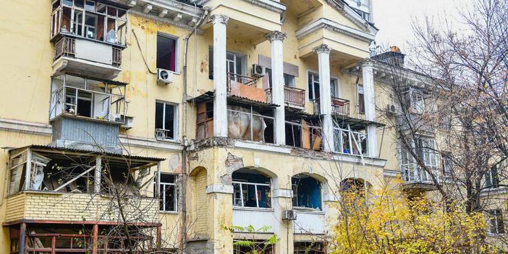Ракетний обстріл Дніпра: Били по мирних кварталах, понад 20 людей поранено