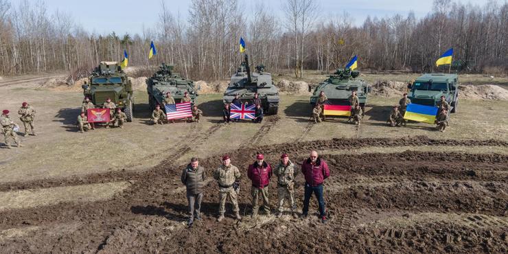 Польща та Німеччина створюють коаліцію з постачання бронетехніки Україні