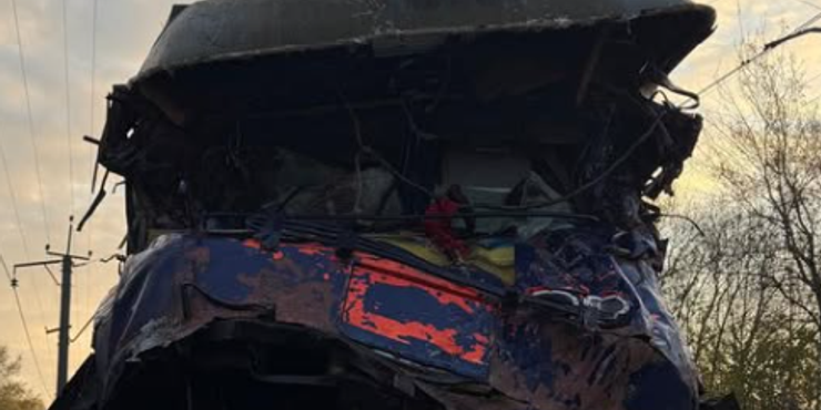 Зіткнення поїзда з автокраном