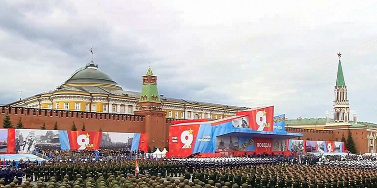 Парад у Москві, який дозволив провести Зеленський, тривав лише 45 хвилин
