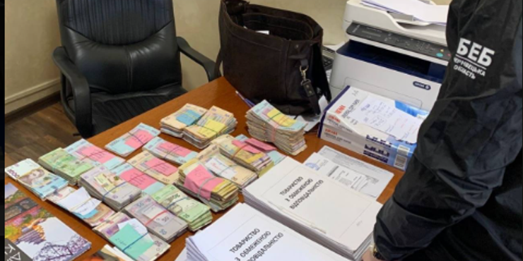 На Буковині БЕБ викрило схему ухилення від сплати 20 млн грн податків у мережі магазинів