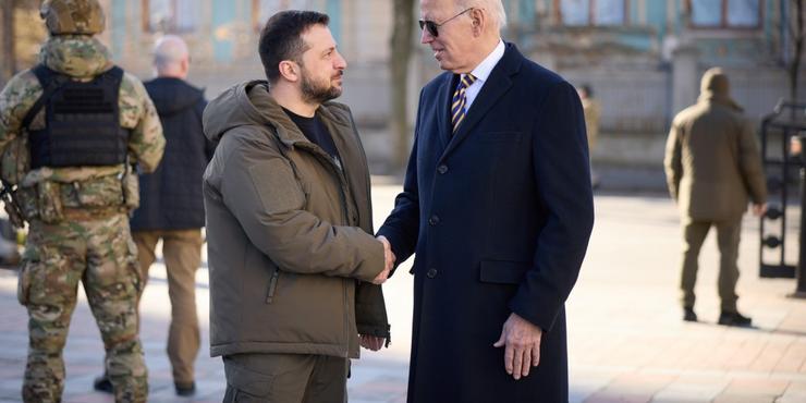 Стало відомо, про що Байден говорив із Зеленським: формула миру, енергетика, міжнародна підтримка і мир