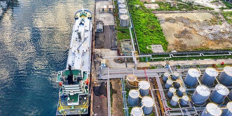 В ЄС не змогли домовитись про поріг цін на російську нафту: Bloomberg повідомив подробиці