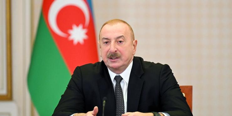 Президент Азербайджану передумав їхати на парад в РФ