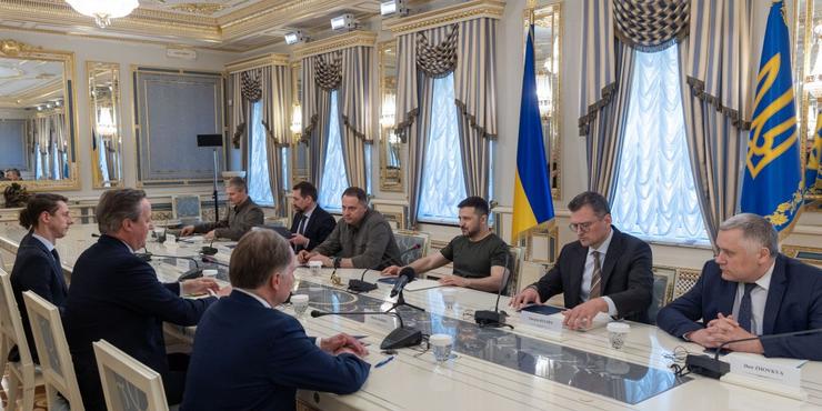 Зеленський у Києві зустрівся із главою МЗС Великої Британії Кемероном: про що говорили